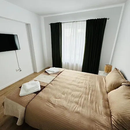 New, Cozy With Mountain View *